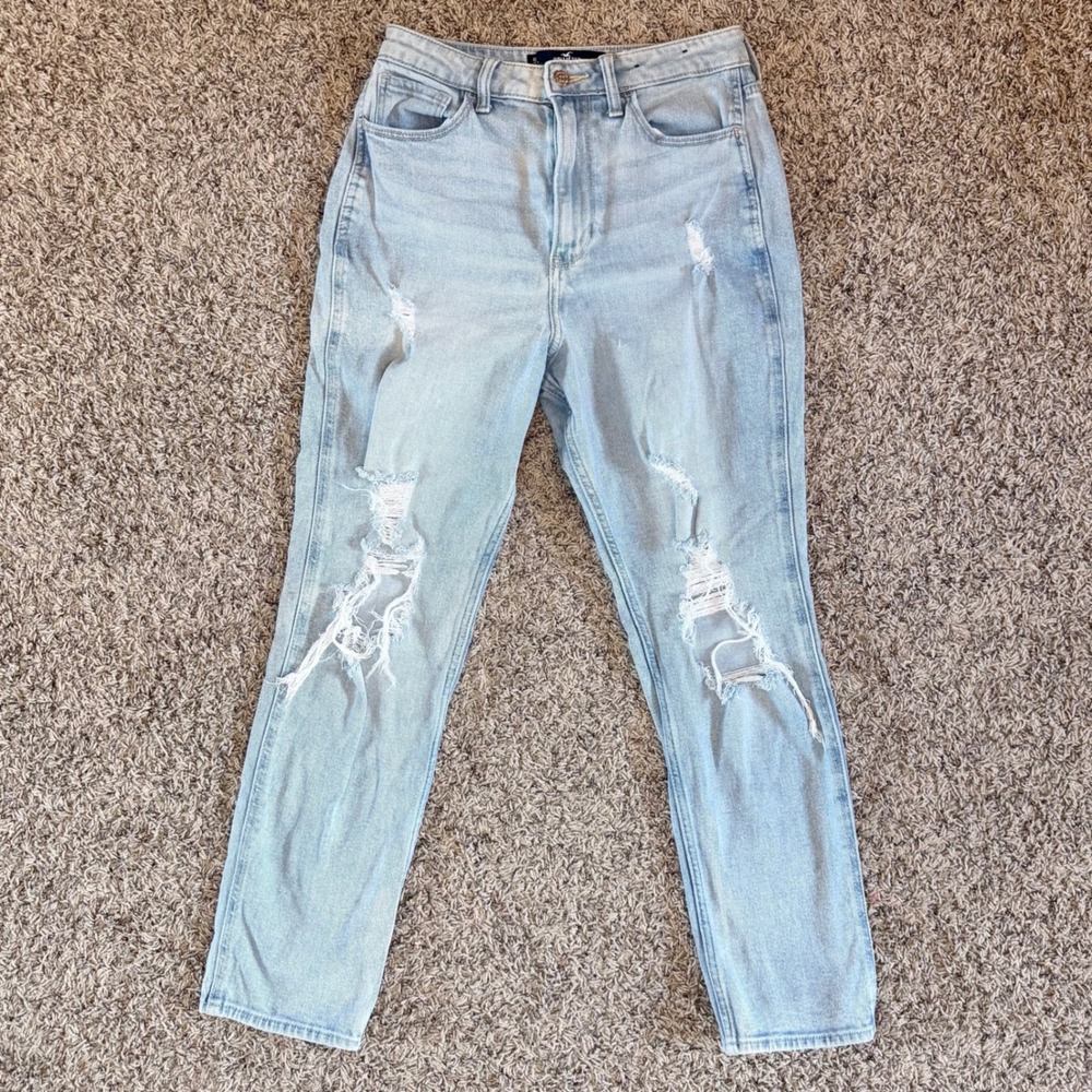 Hollister Ultra High-Rise Mom Jeans Light Wash Distressed W27 L25 Size 5